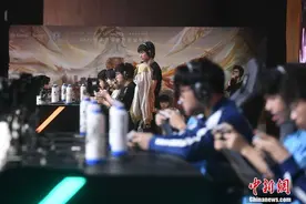 2021年王者荣耀世界冠军杯小组赛在渝开战图片