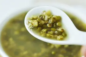夏日炎炎绿豆汤解暑 但不宜这样喝图片