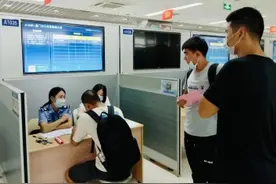 厦门市举办退役军人暨随军家属“八一”专场招聘会图片
