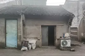绍兴收废品画家和宁波菜场摆摊作家，莫名成了流量网红和励志典型之后……图片