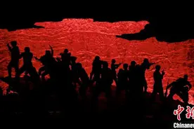 军旅话剧经典《兵者·国之大事》上演 迎建军节图片