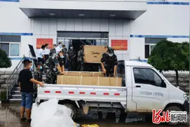 河北魏县爱心企业“拥军空调”送部队图片