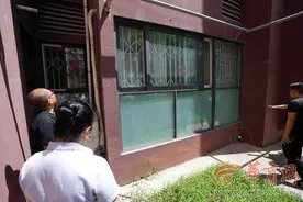 邻居家空调正对着自家窗户 中铁缤纷新城小区两业主争论不休图片