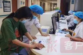 郑大一附院河医院区最大病房楼重收病人图片