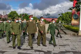老兵重返军营 共忆峥嵘岁月图片
