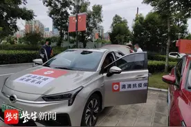 南京战疫｜南京有支特殊的网约车车队：记者跟着“抗疫保障车队”接送医护图片