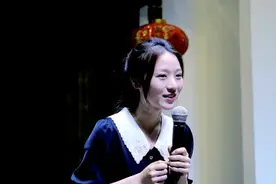 “00后”女孩说书：用绍兴评话讲红色故事图片