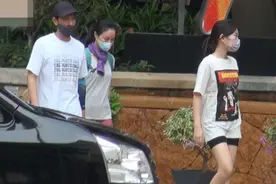 张家辉一家三口出门运动 15岁女儿长腿瞩目图片