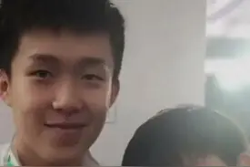 人人都想捏孙颖莎的脸蛋，哈哈哈哈哈哈……图片