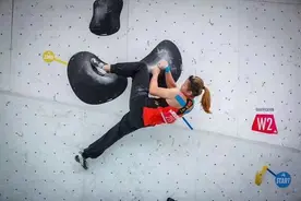 妹妹，你大胆地往上攀！深圳小丫奥运演绎“悬崖上的芭蕾”图片