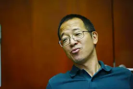俞敏洪沉默，新东方落泪图片