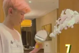 王源晒视频拿熨斗当哑铃 搞笑称：闲来无事举九举图片