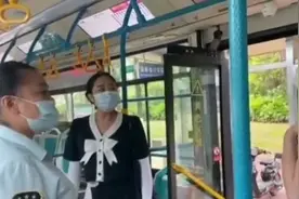 福建厦门公交车上一外国女子不戴口罩乘客提醒却反被骂，引众怒图片