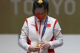 奥运冠军杨倩的发卡火了，这么多小黄鸭你认识几个图片