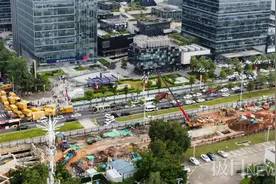 广州地铁神舟路站淹水7小时后通车，现场仍有少量水渍图片