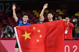 马龙成功卫冕，创造历史！夺冠后，他比了个心图片