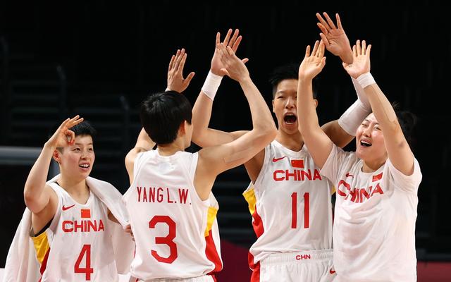 新闻8点见│奥运史上第一人！马龙蝉联乒乓球男单冠军