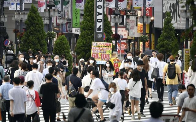 新闻8点见│奥运史上第一人！马龙蝉联乒乓球男单冠军