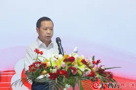 36人接过聘书，首批广西云客户端推广大使亮相图片