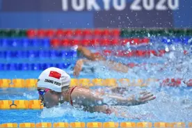 东京奥运会：4x100米男女混合泳接力决赛中国队获得银牌图片