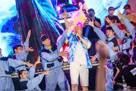 腾格尔化身孩子王卖萌，空降长隆水上电音节图片