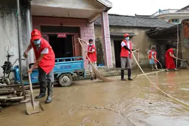 新华全媒+丨争分夺秒 抢险减灾——台风过境后的安徽多地灾后重建见闻图片