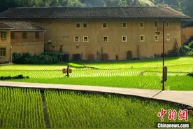 福建土楼：“客”意求工传百年图片