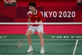 瞰奥·战况 | 国羽女单女双一号均杀入决赛 谌龙晋级男单四强图片