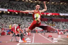 加油！四川小伙黄常洲晋级跳远决赛图片