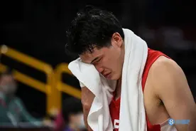 垫底出局！不敌阿根廷后 渡边雄太独自落泪&掩面痛哭图片