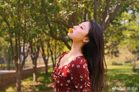 艺术体操国家队教练年仅22岁，太吸粉了图片