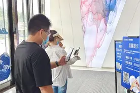郑州一商超大肉已售空 称重区排百米长龙 工作人员：生意本来就好今天卖更快图片