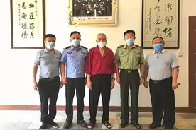 杨海斌吴斌看望慰问现役军人家属图片