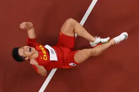 9秒83！亚洲纪录！历史第一人！苏炳添闯入男子百米决赛图片