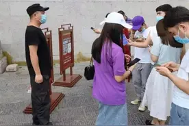 黄鹤楼公园疫情防控，对游客严对职工更严图片