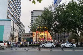 管城回族区11个街道办事处24小时不间断组织市民进行核酸检测图片