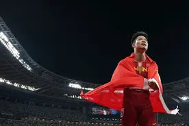 苏炳添9年来坚持与自己战斗，天道酬勤圆梦奥运百米决赛图片