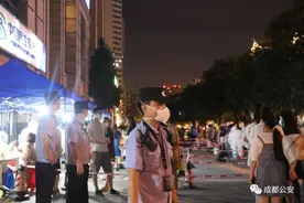 从橄榄绿到警服蓝，抗击疫情初心不改——成都石羊派出所“军转干”民警抗疫侧记图片