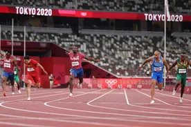差一个月32岁的苏炳添，9秒83，奥运会100米决赛图片