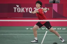 东京奥运会羽毛球女单铜牌争夺战：何冰娇不敌辛杜 获第四名图片