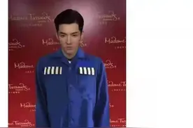 吴亦凡蜡像穿囚服？蜡像馆：假的！其蜡像已经撤了图片
