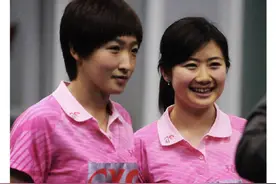 福原爱鼓励刘诗雯，熟悉的大碴子味儿又回来了图片