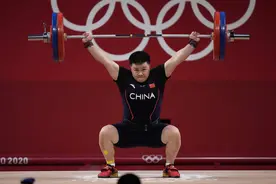 第25金！汪周雨获得举重女子87公斤级金牌图片