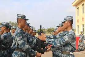 热点｜建军节，新兵收到硬核礼物图片