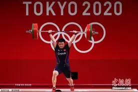 汪周雨女举87公斤夺冠 坦言“赢了金牌但输给了自己”图片