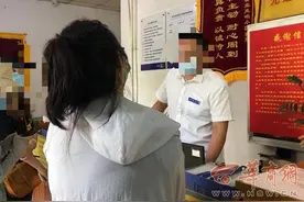 西安八府庄园楼上5分钟飞下两包垃圾 物业：正入户排查图片