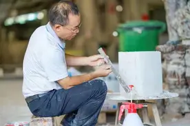 中山陶艺师何湛泉：匠心“拿捏”，“塑”造新品图片
