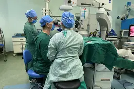 双眼视力急剧下降，竟跟职业相关：藏在猪肉里的孢疹病毒图片
