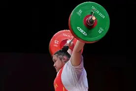 第29金！李雯雯拿下女子举重87公斤以上级金牌，连破3项奥运纪录图片