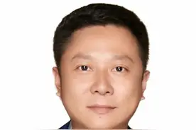 奋斗百年路 启航新征程·全国“两优一先”风采录｜救民于水火，助民于危难——追记烈士消防员陈陆图片